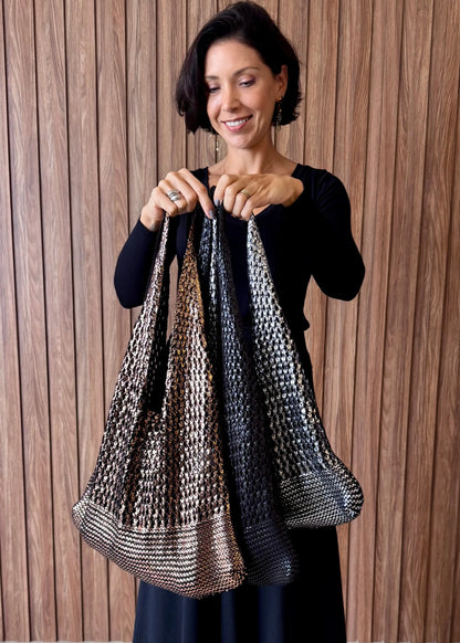 Bolsa em Tricô Metalizado Prata - Maira da Mai Style