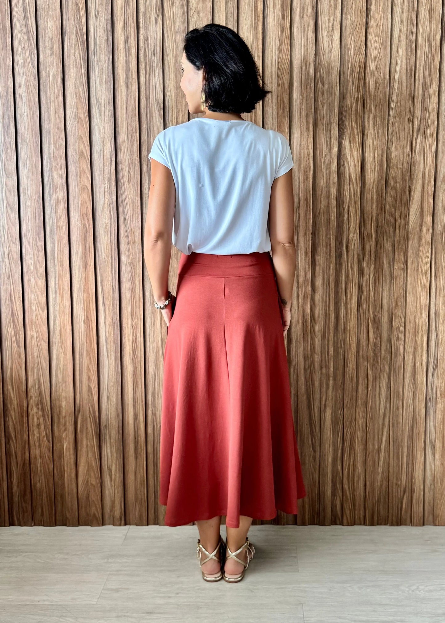 Saia Rodada com bolsos em Moletinho com Elastano (Terracota) - Maira da Mai Style