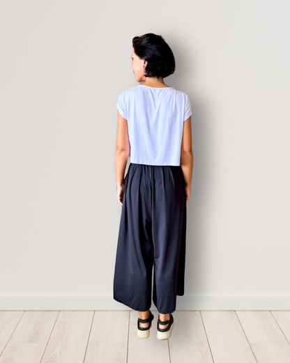 Calça Pantalona com bolsos em malha fria - preta