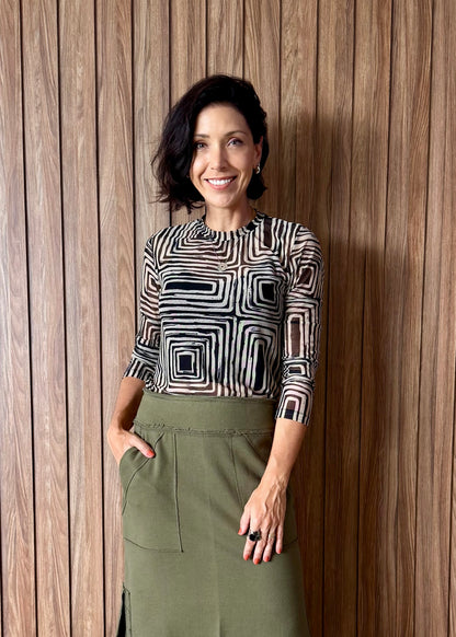 Blusa Manga Longa em Tule Geométrico com Top