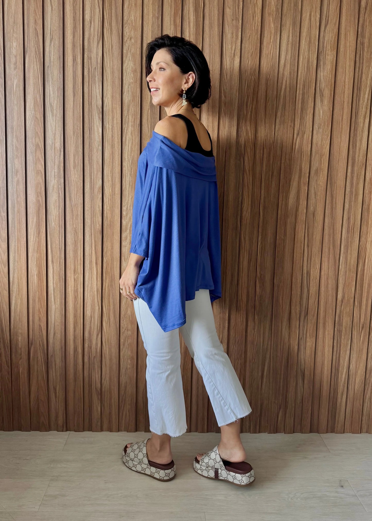 Blusa Golão Oversized em Suede Ecológico - Azul - Maira da Mai Style