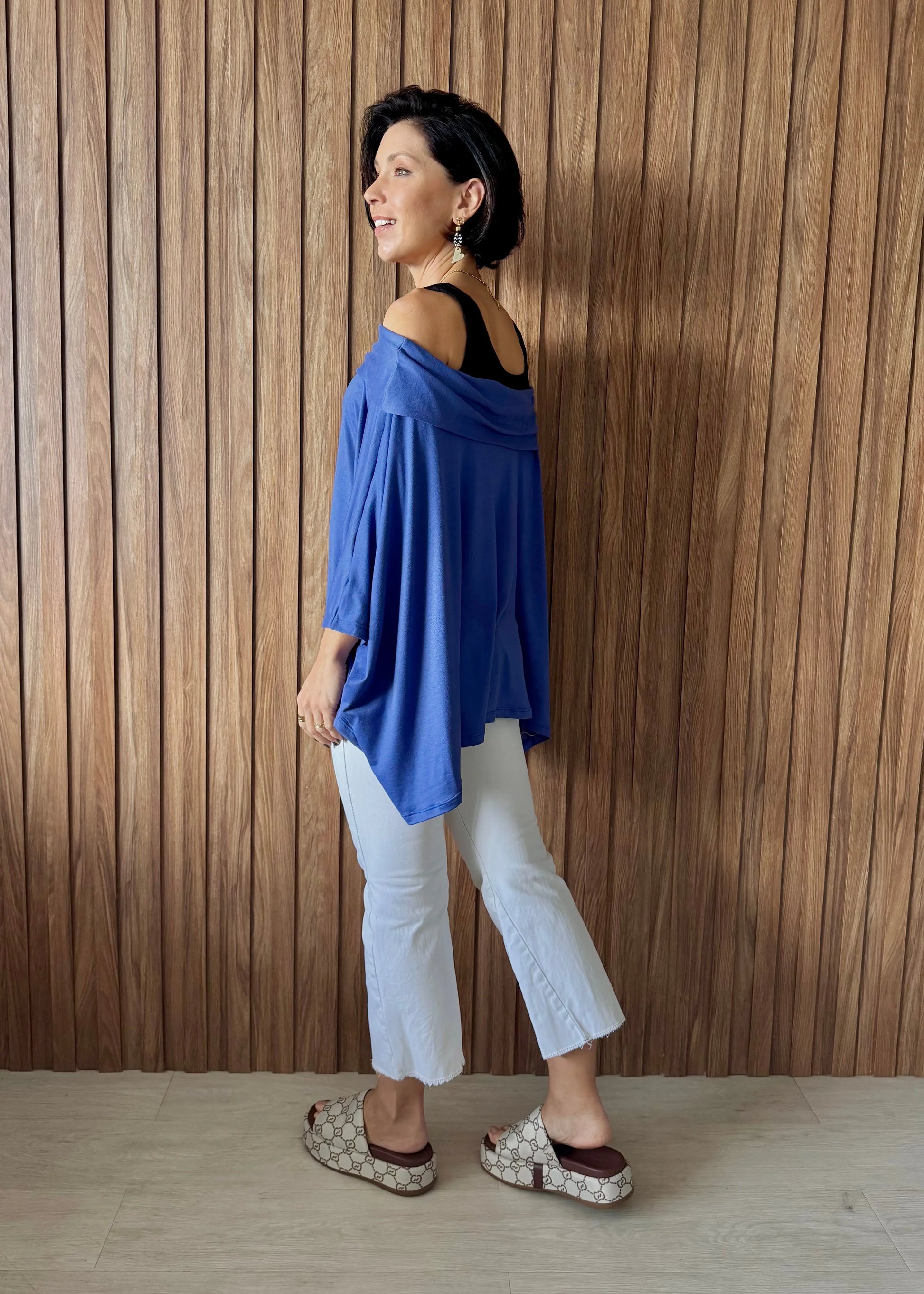 Blusa Golão Oversized em Suede Ecológico - Azul - Maira da Mai Style
