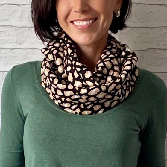 Gola em Viscose Estampada - Oncinha