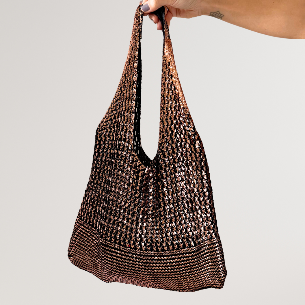 Bolsa em Tricô Metalizado Ouro Velho