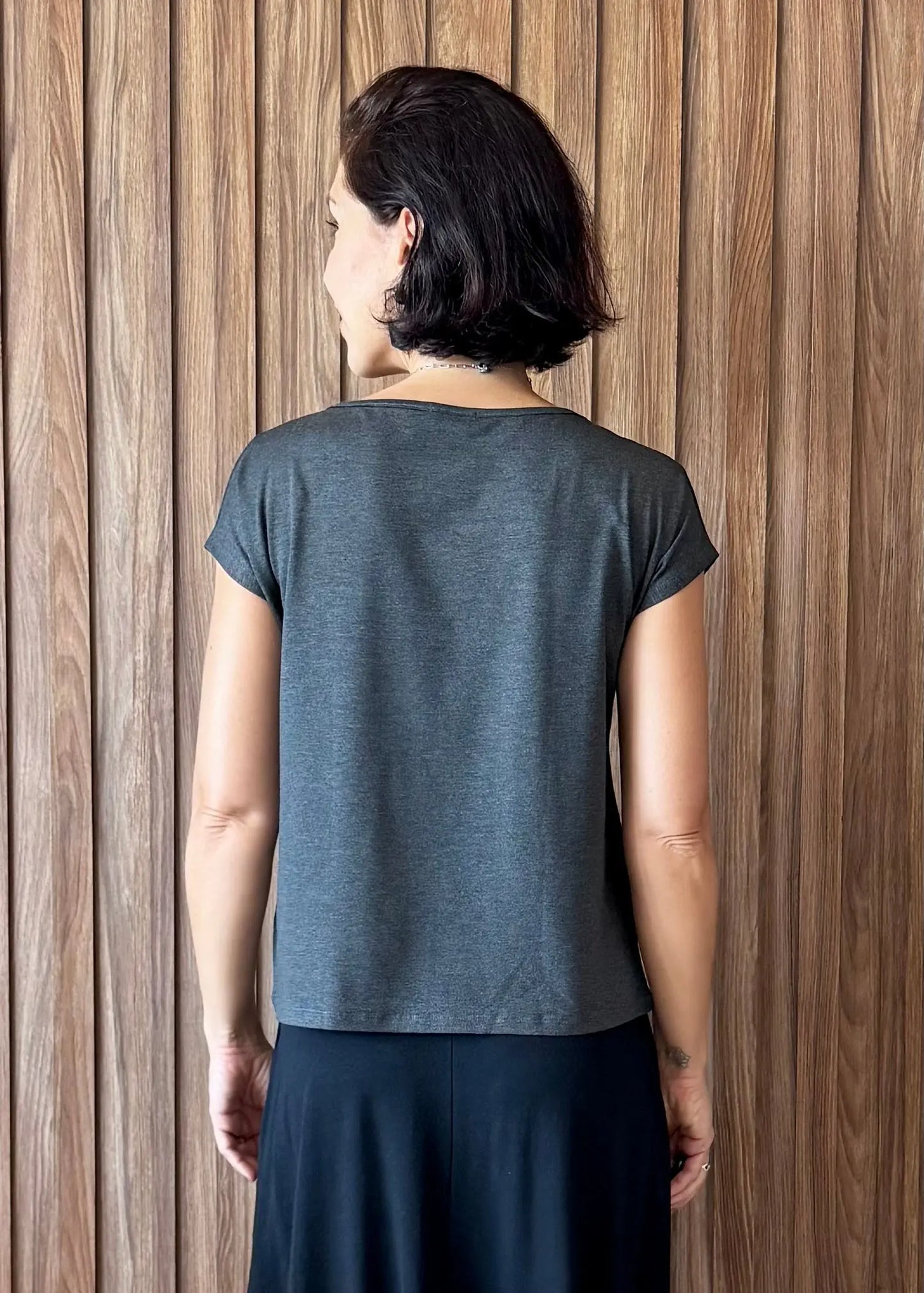 Blusa Básica Delícia em Viscolycra Grafite 