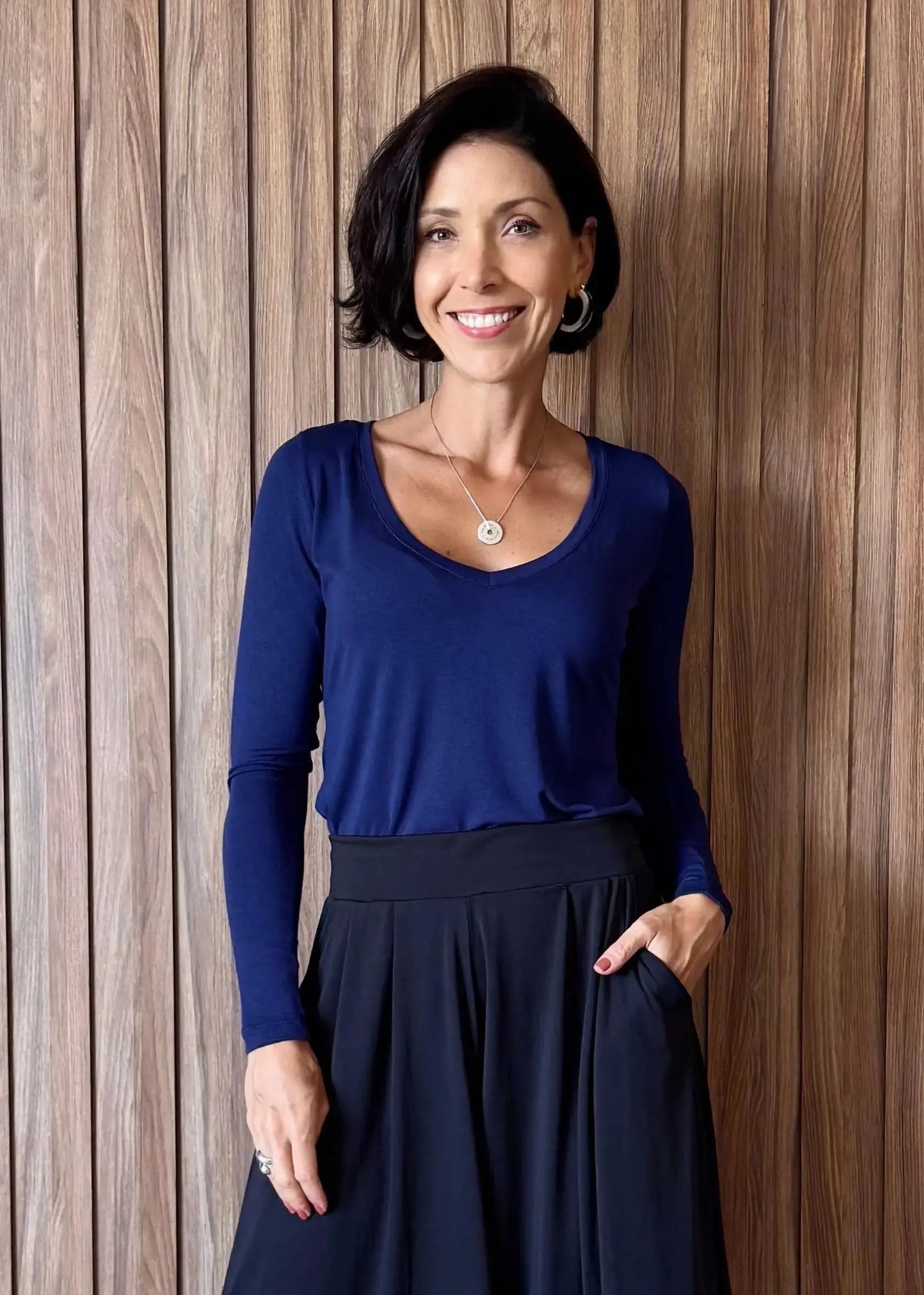 Blusa Manga Longa Decote V - Azul Marinho