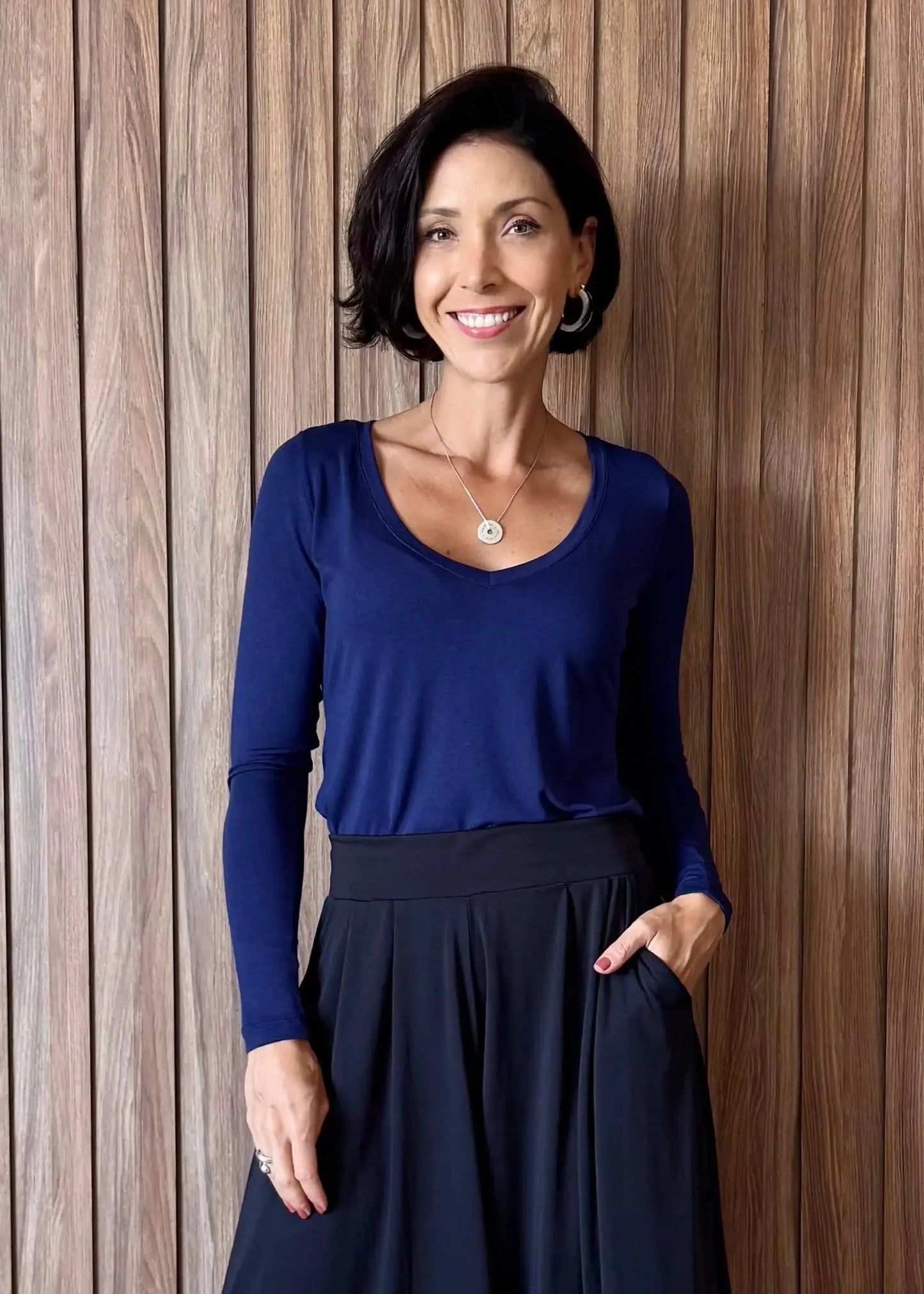 Blusa Manga Longa Decote V - Azul Marinho - Maira da Mai Style