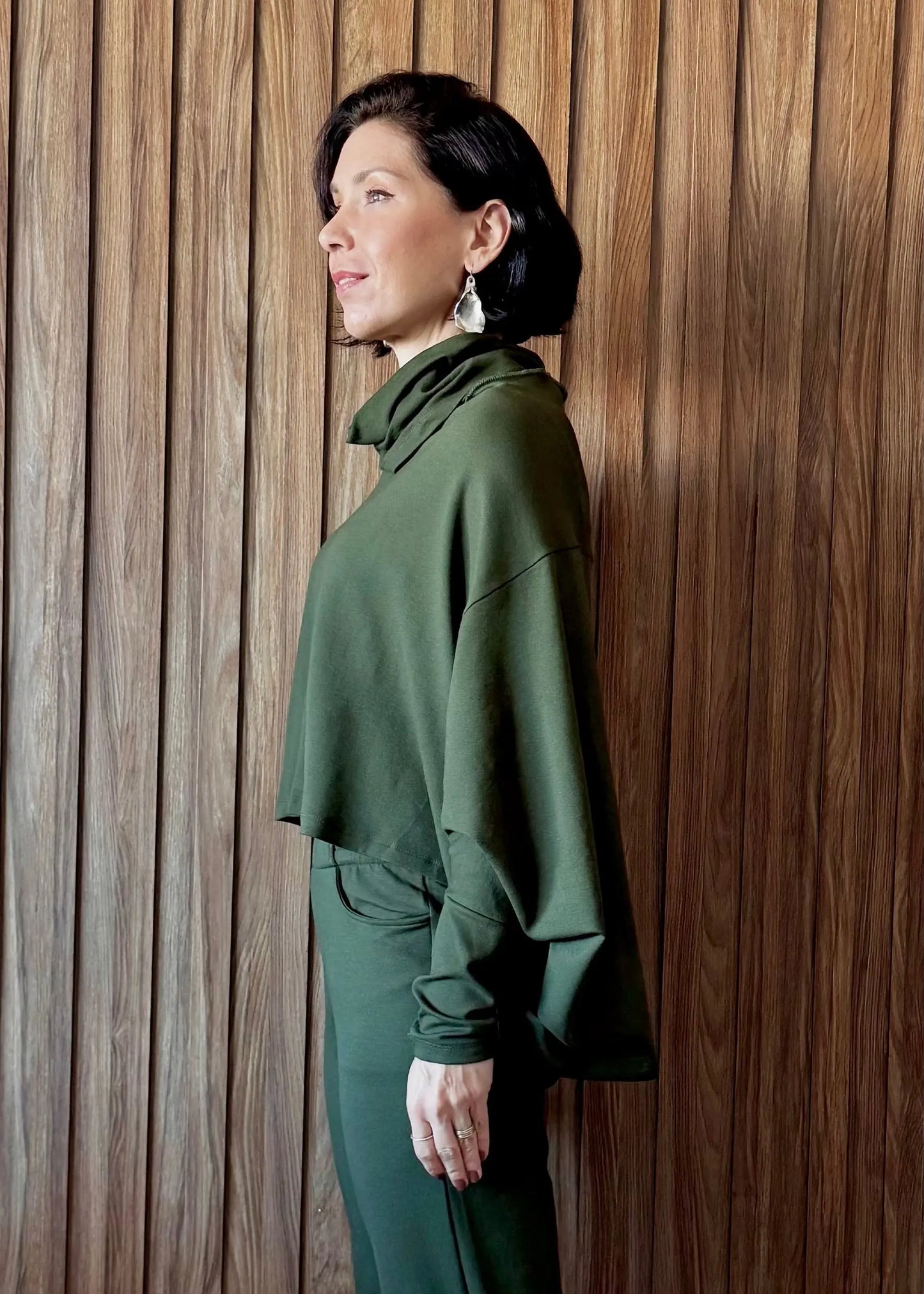 Blusa ampla em Moletinho com elastano - Verde Militar 