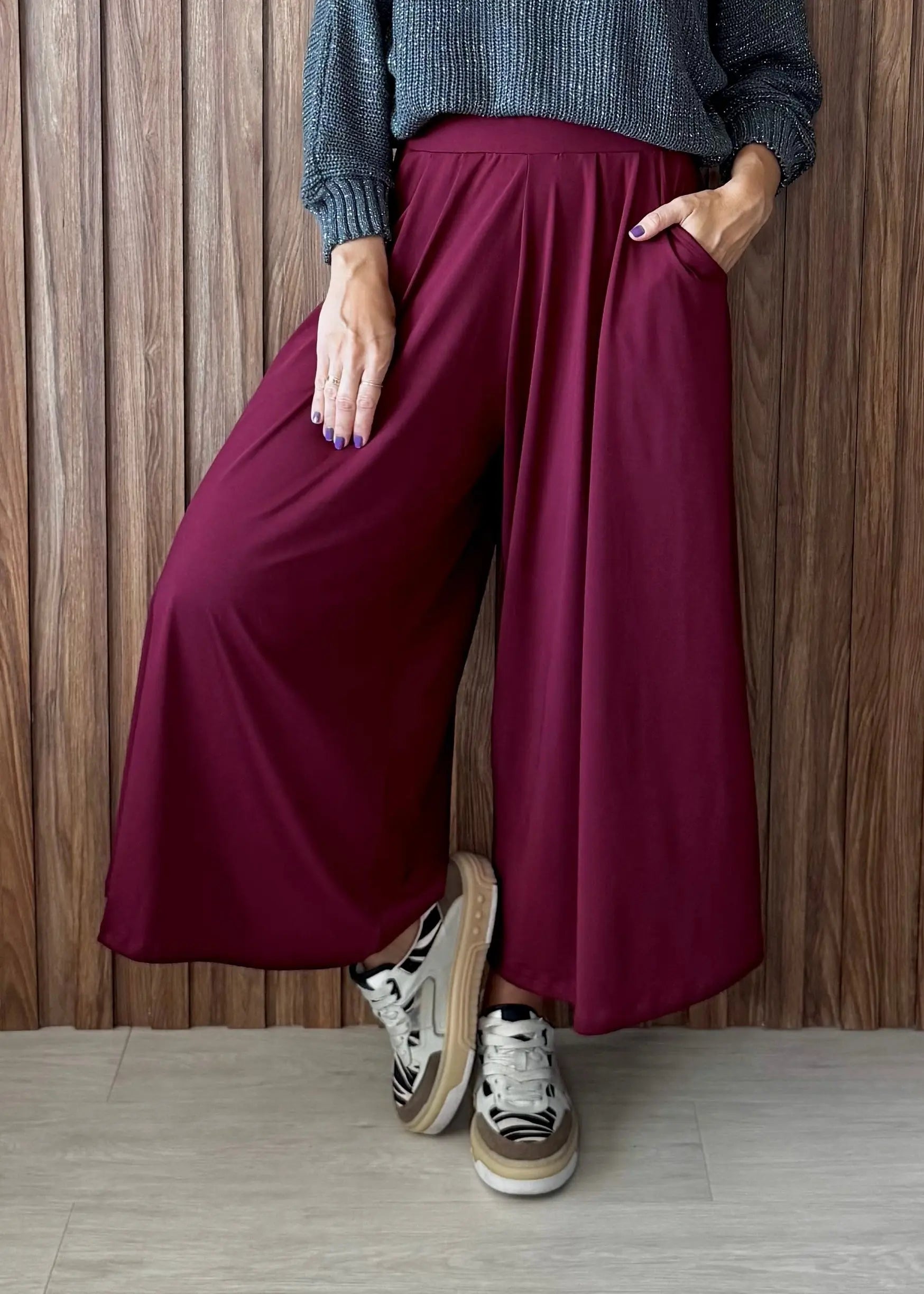 Calça Pantalona com bolsos em malha fria - vinho