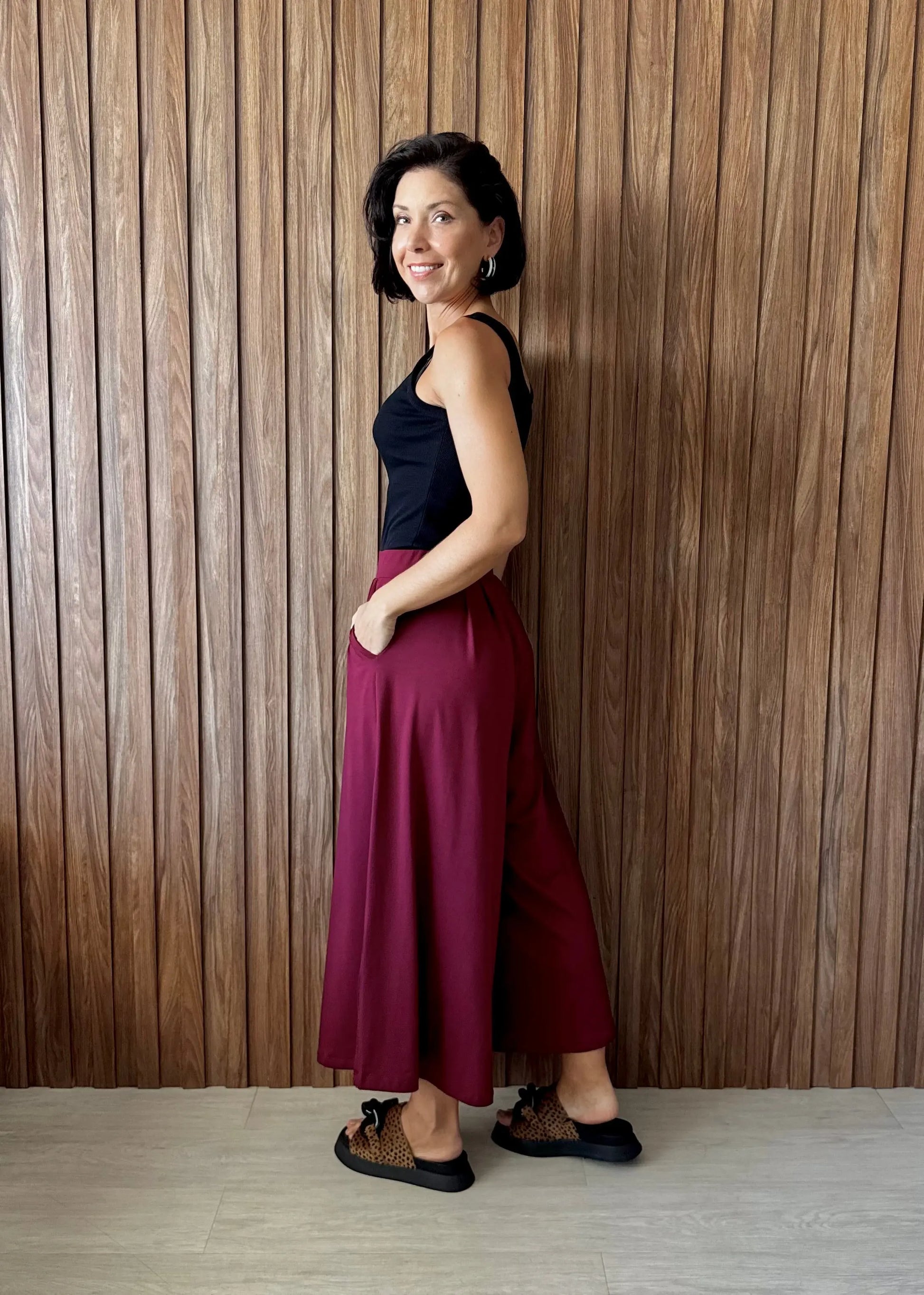 Calça Pantalona com bolsos em malha fria - marsala 