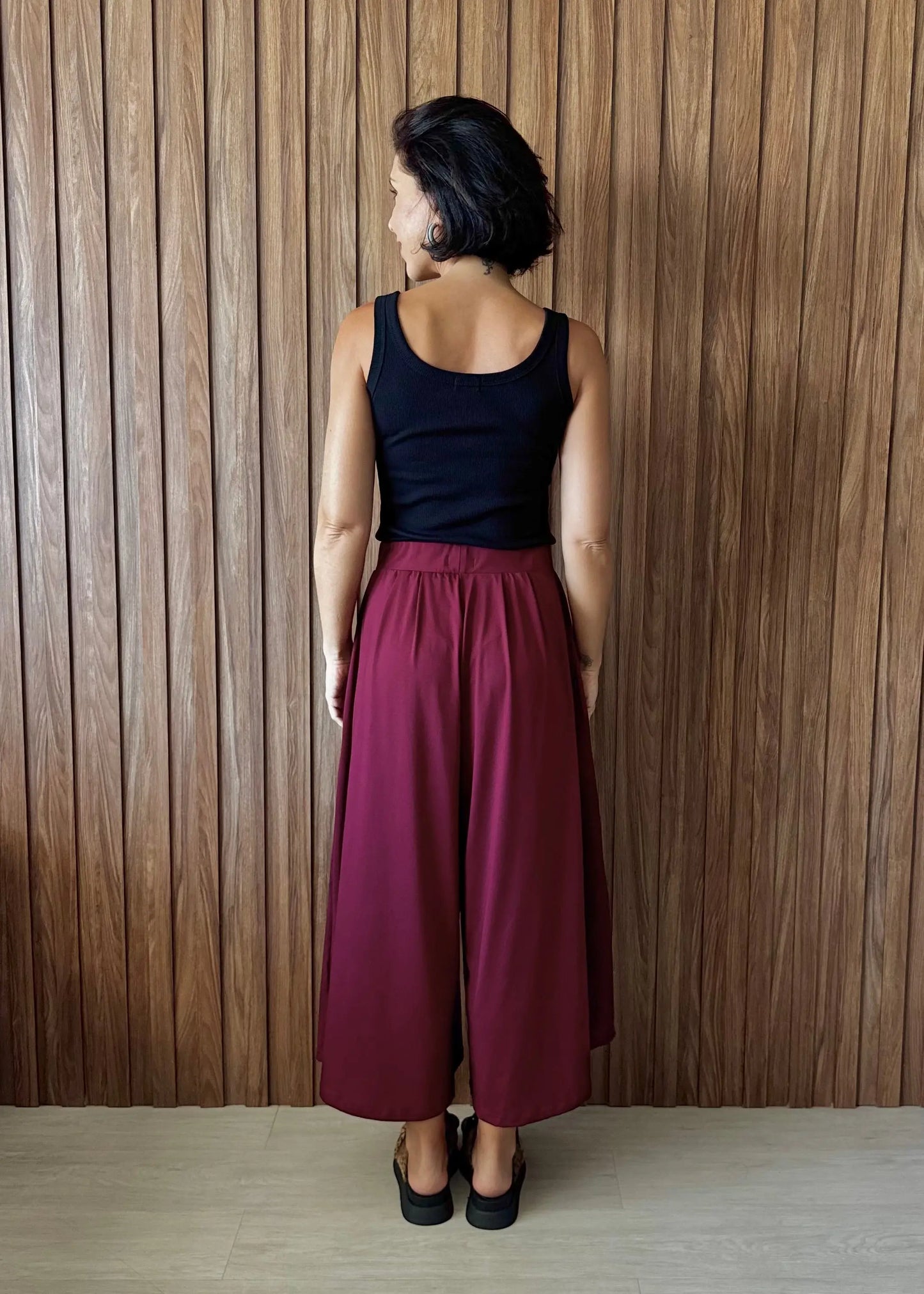 Calça Pantalona com bolsos em malha fria - marsala 