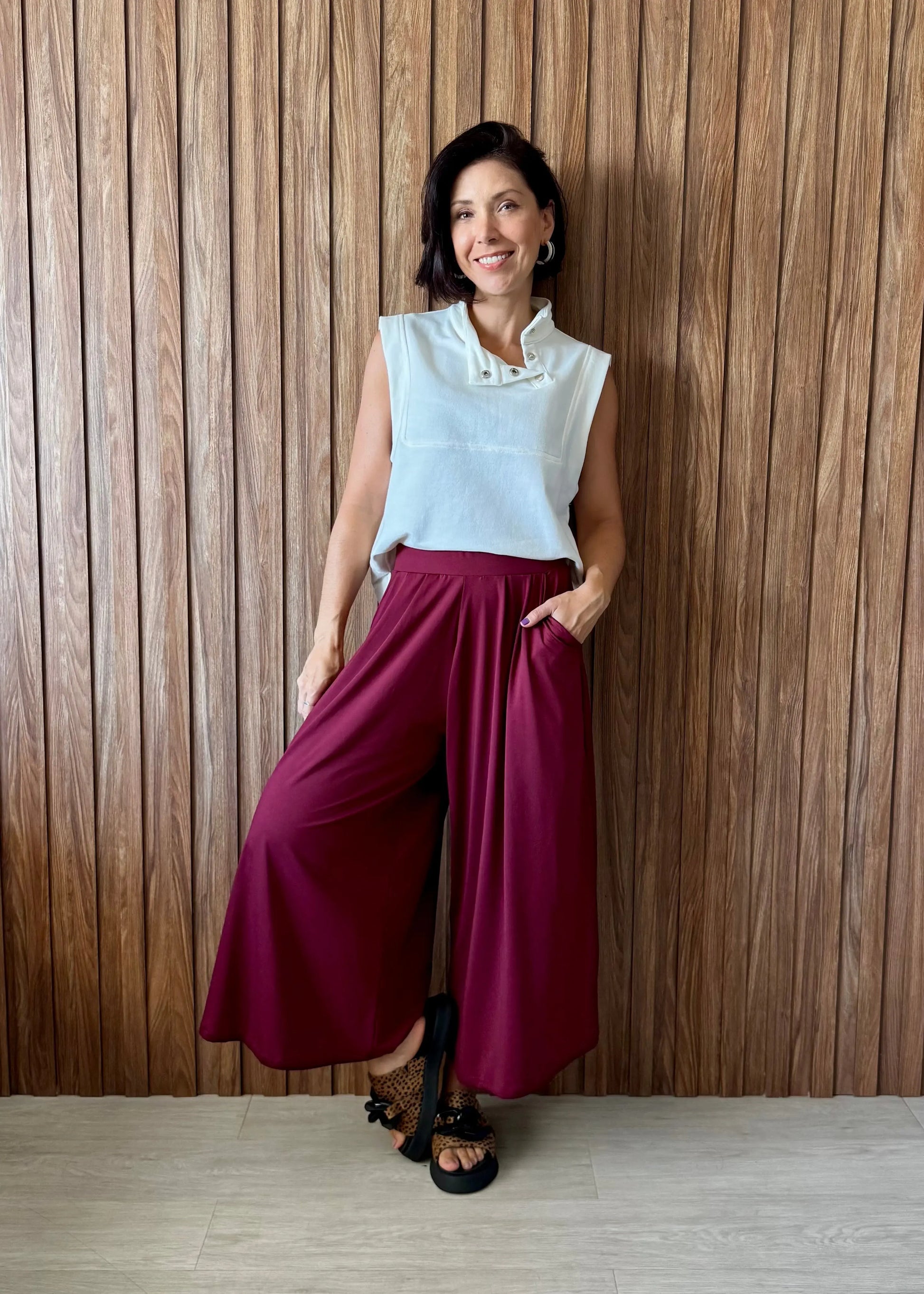 Calça Pantalona com bolsos em malha fria - marsala 