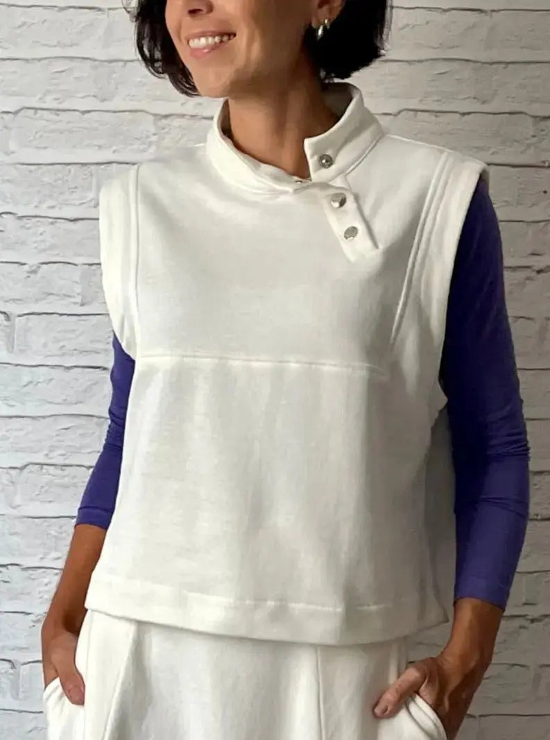 Colete Moletom com botões - Off White - Maira da Mai Style