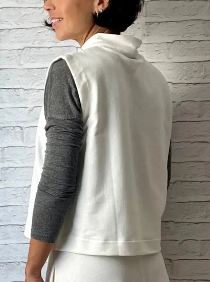 Colete Moletom com botões - Off White - Maira da Mai Style