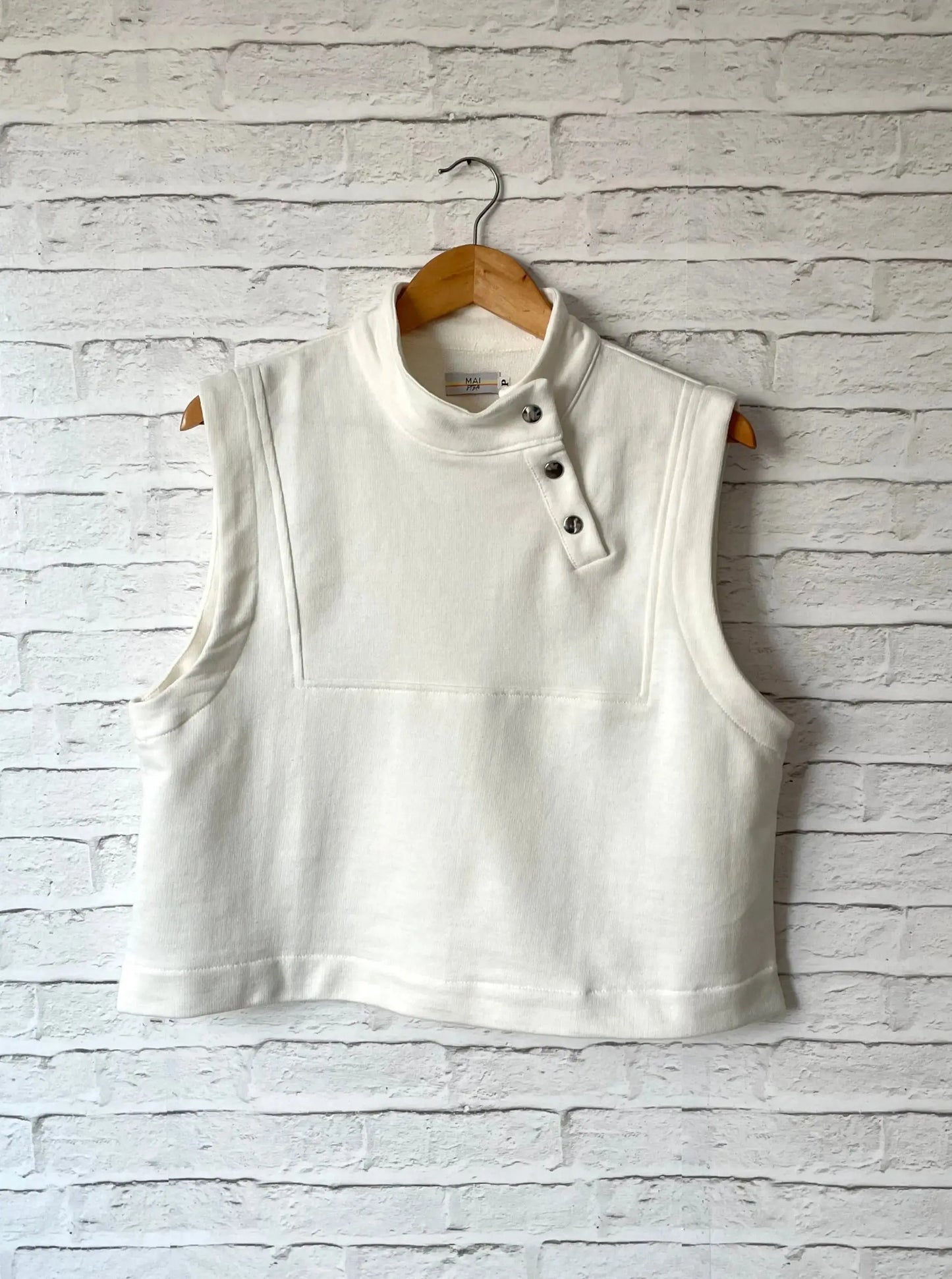 Colete Moletom com botões - Off White - Maira da Mai Style