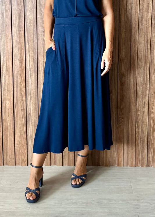 Saia Rodada em Viscolycra com bolsos (Azul Marinho) - Maira da Mai Style