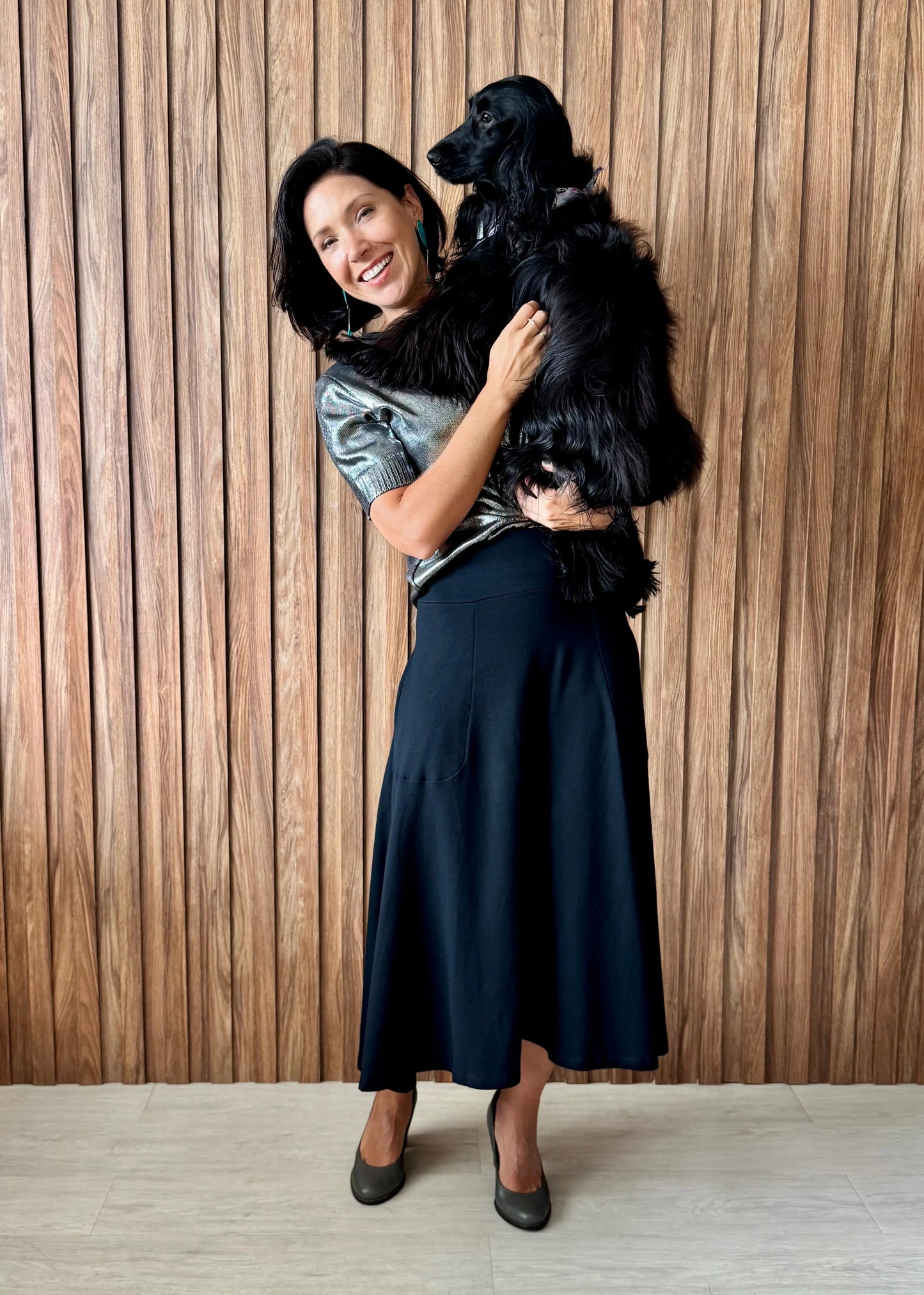 Saia Rodada com bolsos em Moletinho com Elastano (Preto) - Maira da Mai Style