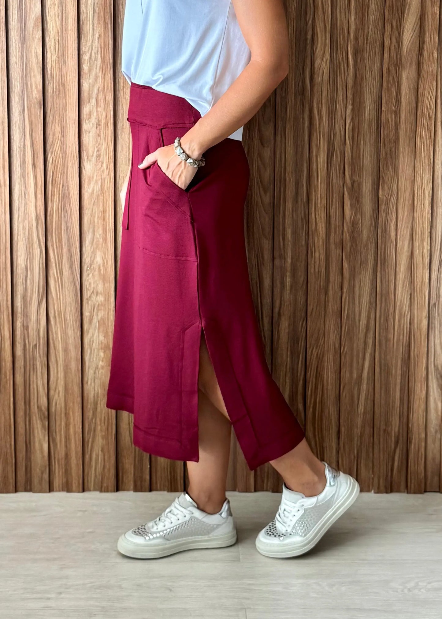 Saia Reta Moletinho com elastano (Vinho) - Maira da Mai Style