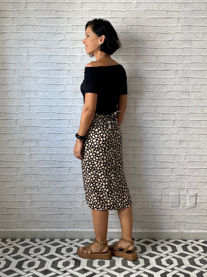 Saia Midi Transpassada em Viscose - Estampa Oncinha