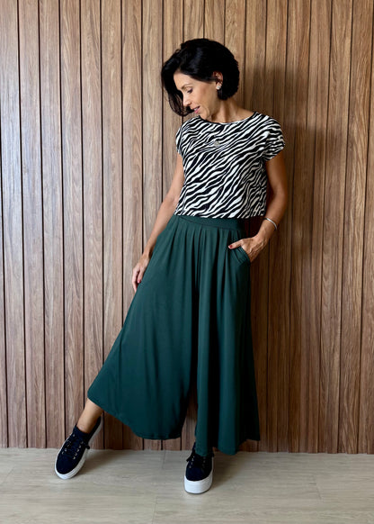 Calça Pantalona com bolsos em malha fria - Verde Musgo