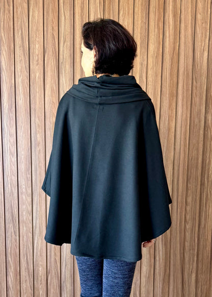 Poncho Redondo em Moletom (Preto)