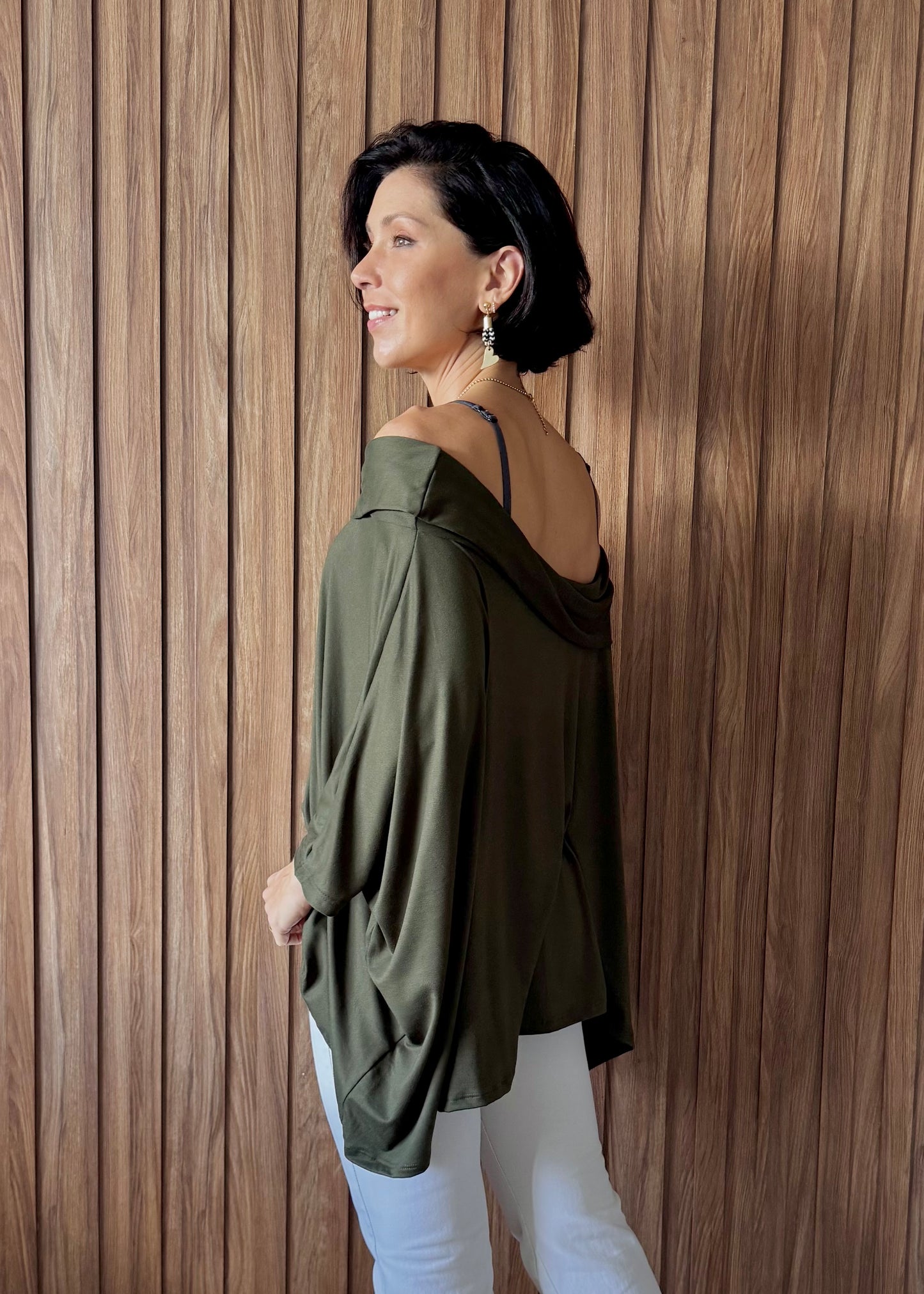 Blusa Golão Oversized em Suede Ecológico - Verde Militar