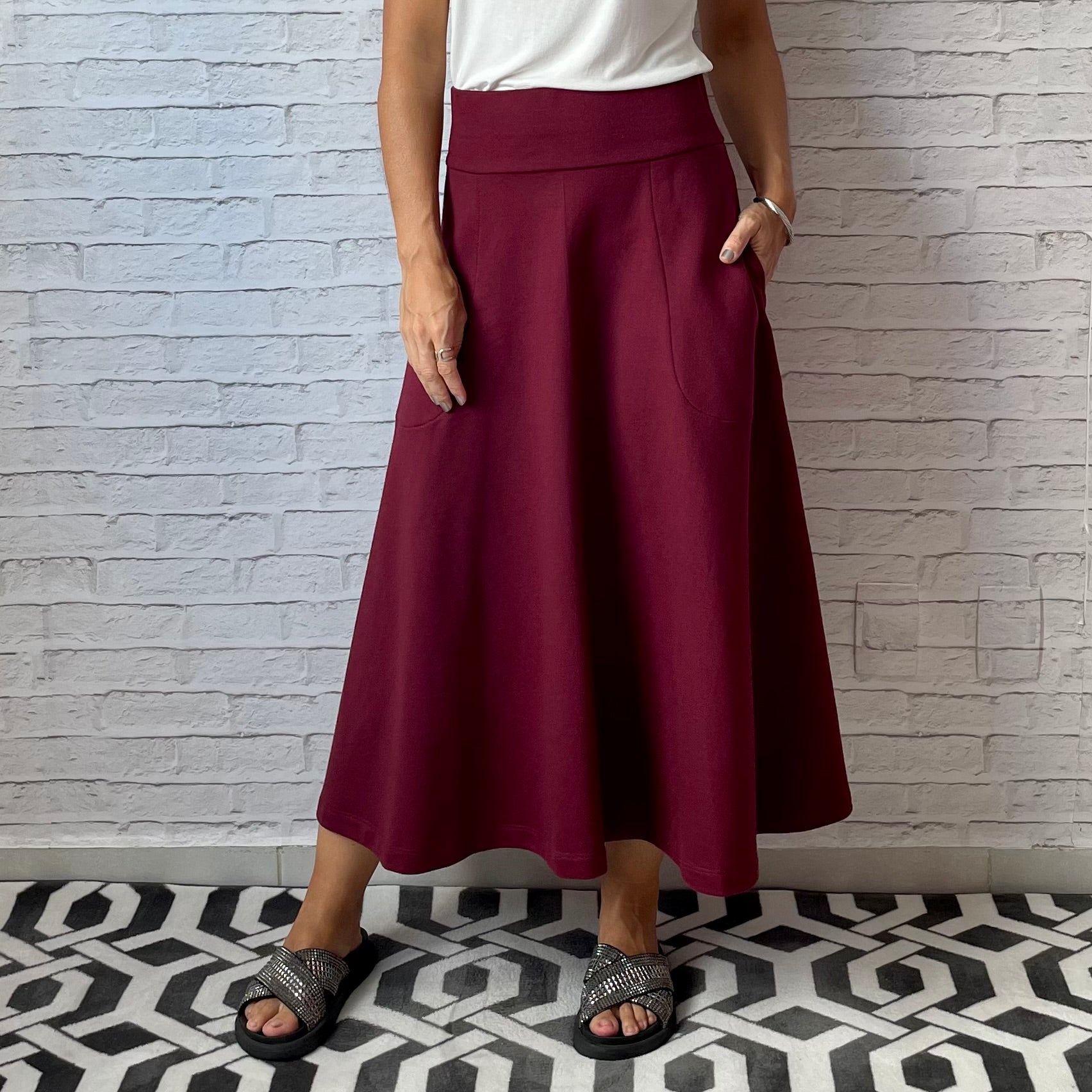Saia Rodada Moletom com bolsos (Vinho)