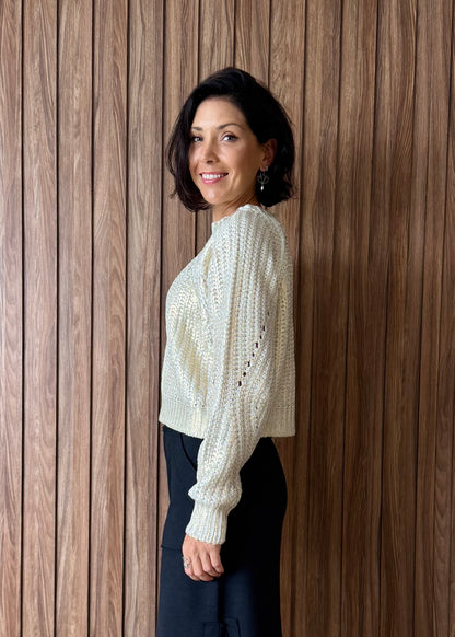 Blusa tricô metalizado cropped branco com dourado