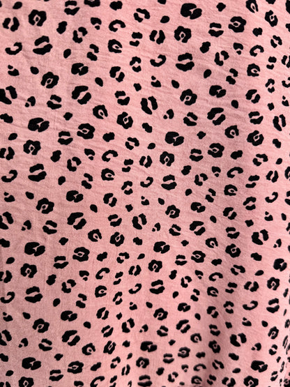 Vestido curto com detalhe em nó nas costas (rosê de oncinha)