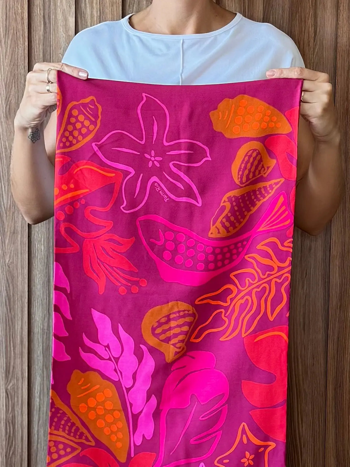 Gola em Viscose Estampada - Aura Floral Rosa 