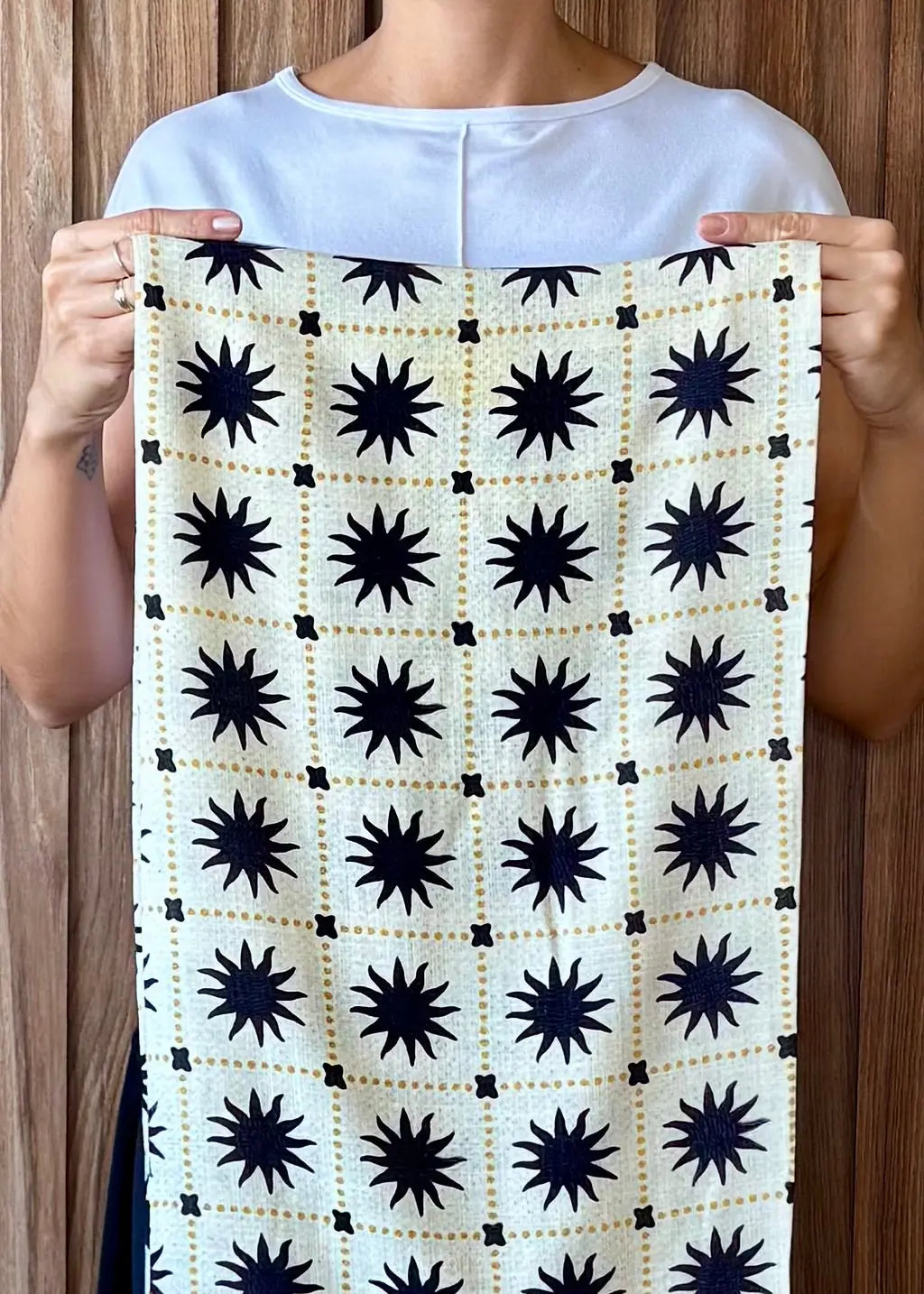 Gola em Viscose Estampada - Aura Solar 