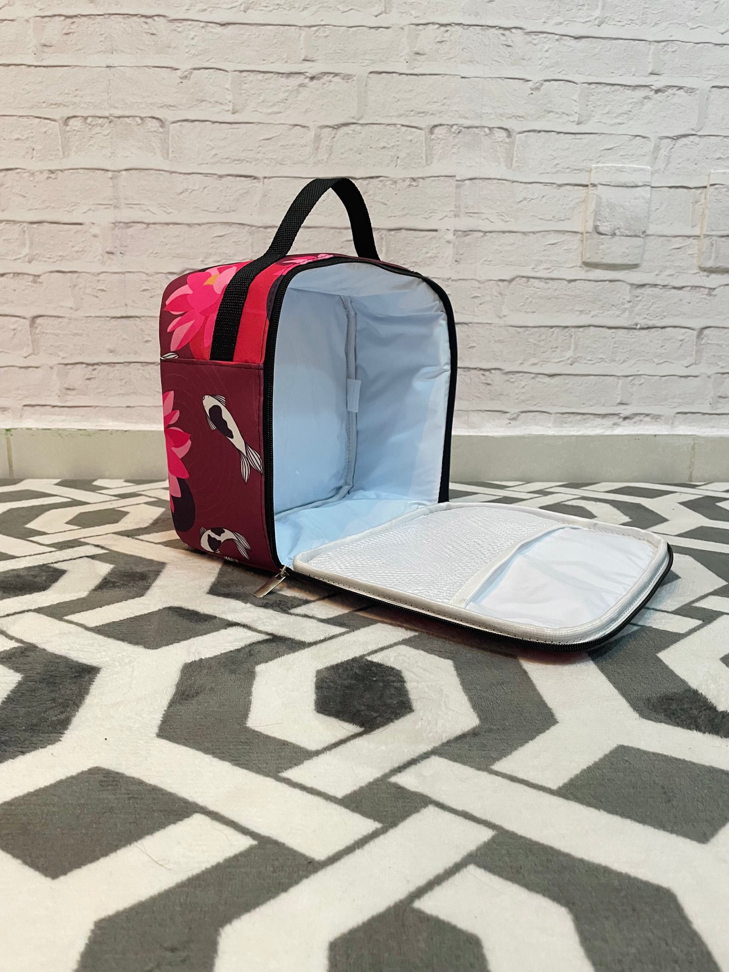 Necessaire Estampa Carpas Marsala - Collab Mila Mizu