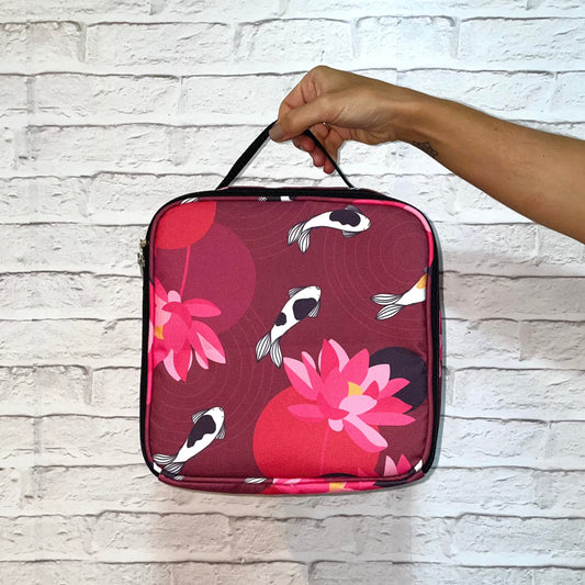 Necessaire Estampa Carpas Marsala - Collab Mila Mizu
