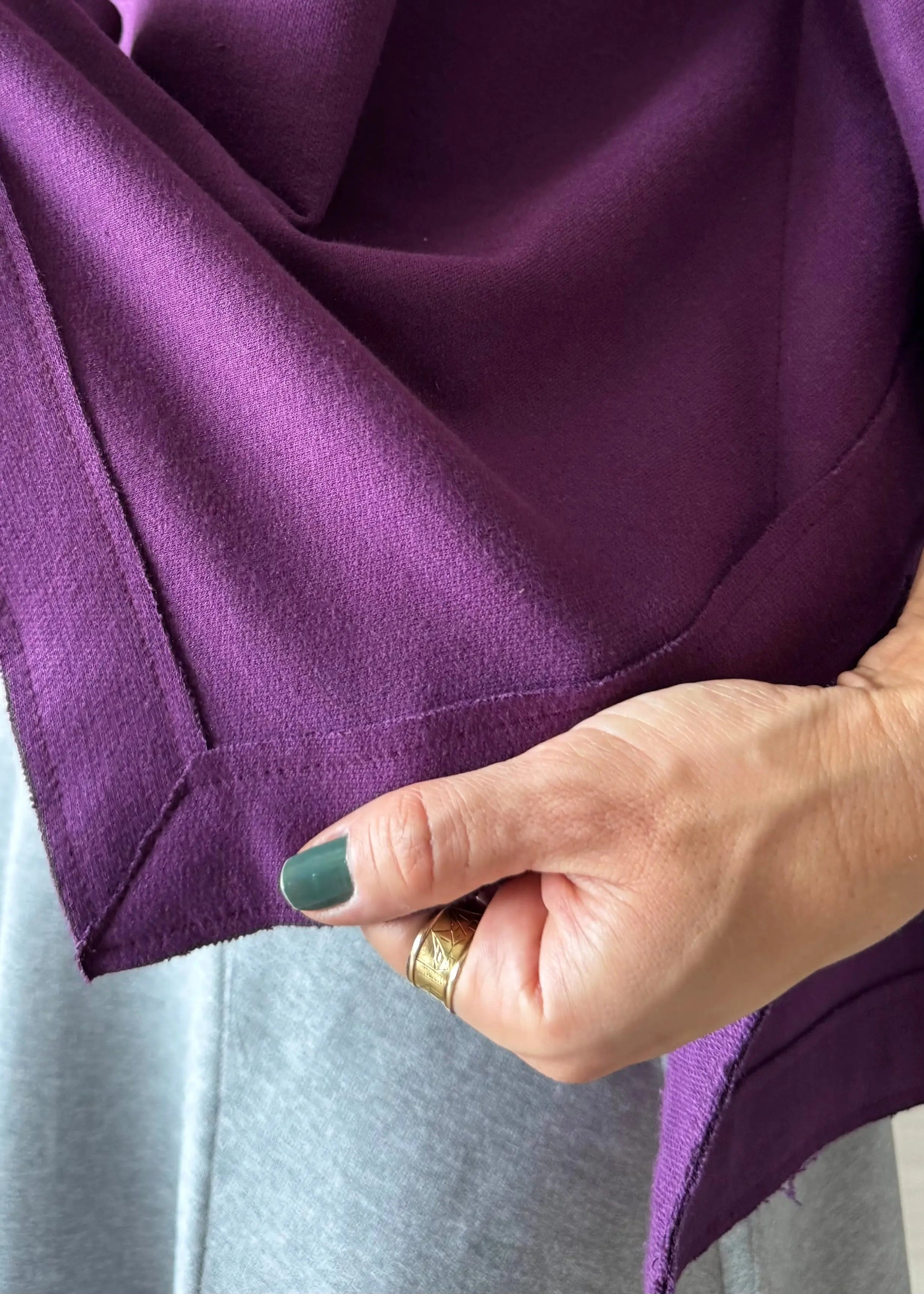 Poncho Reto em Moletom (Berinjela) 