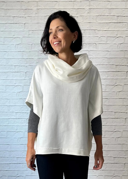 Poncho Reto em Moletom (Off White) 