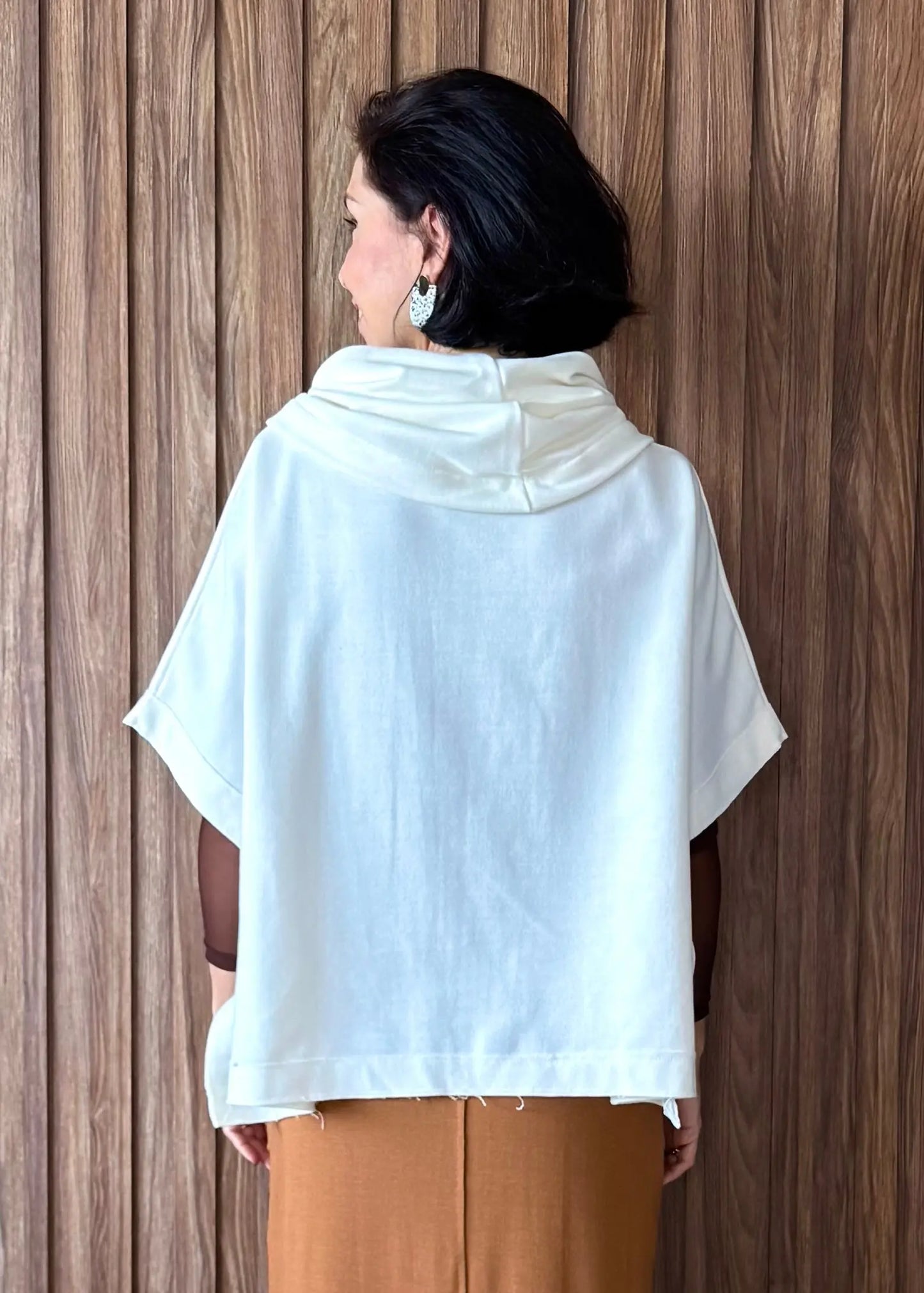 Poncho Reto em Moletom (Off White) 
