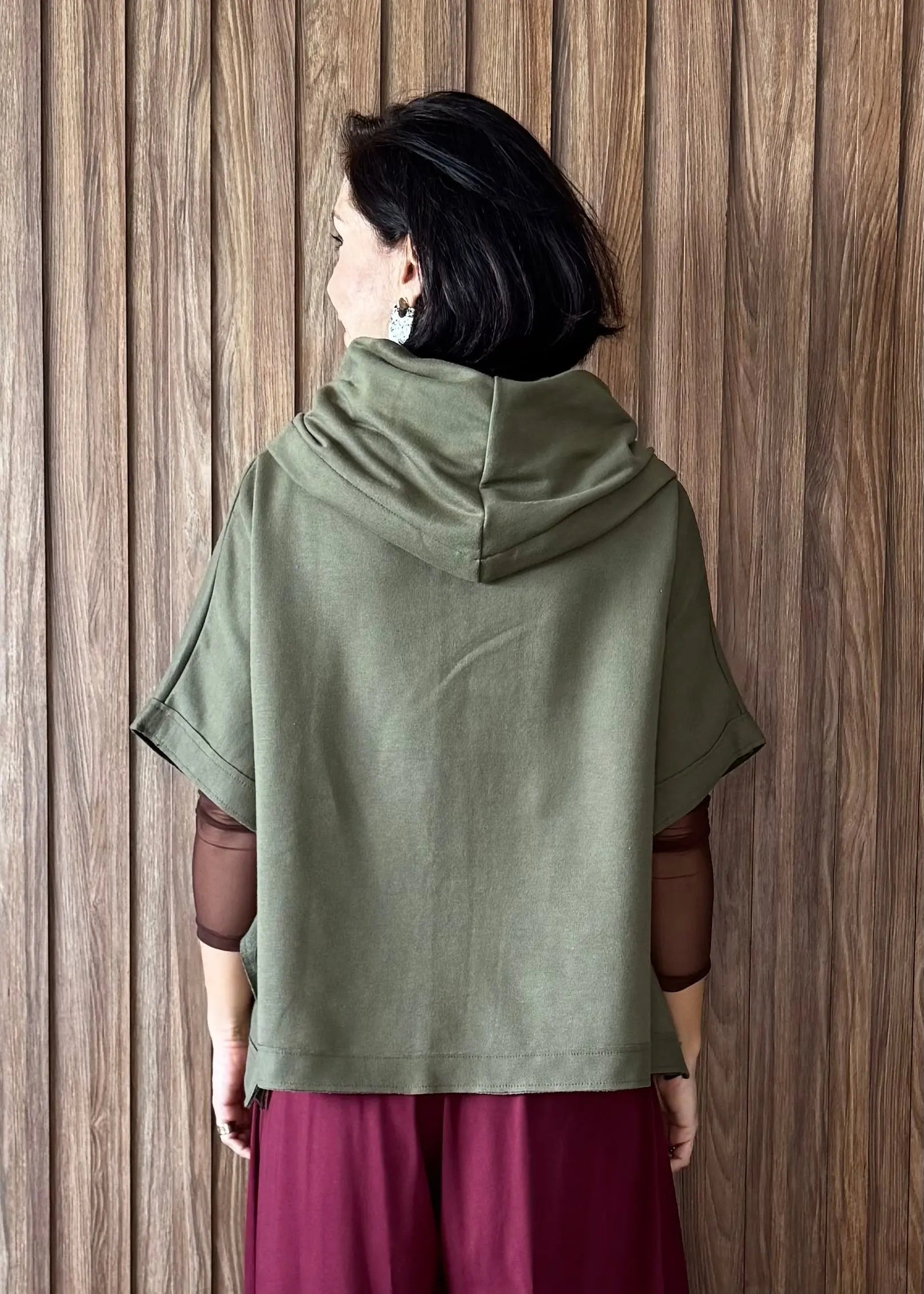 Poncho Reto em Moletom (Verde Militar) 
