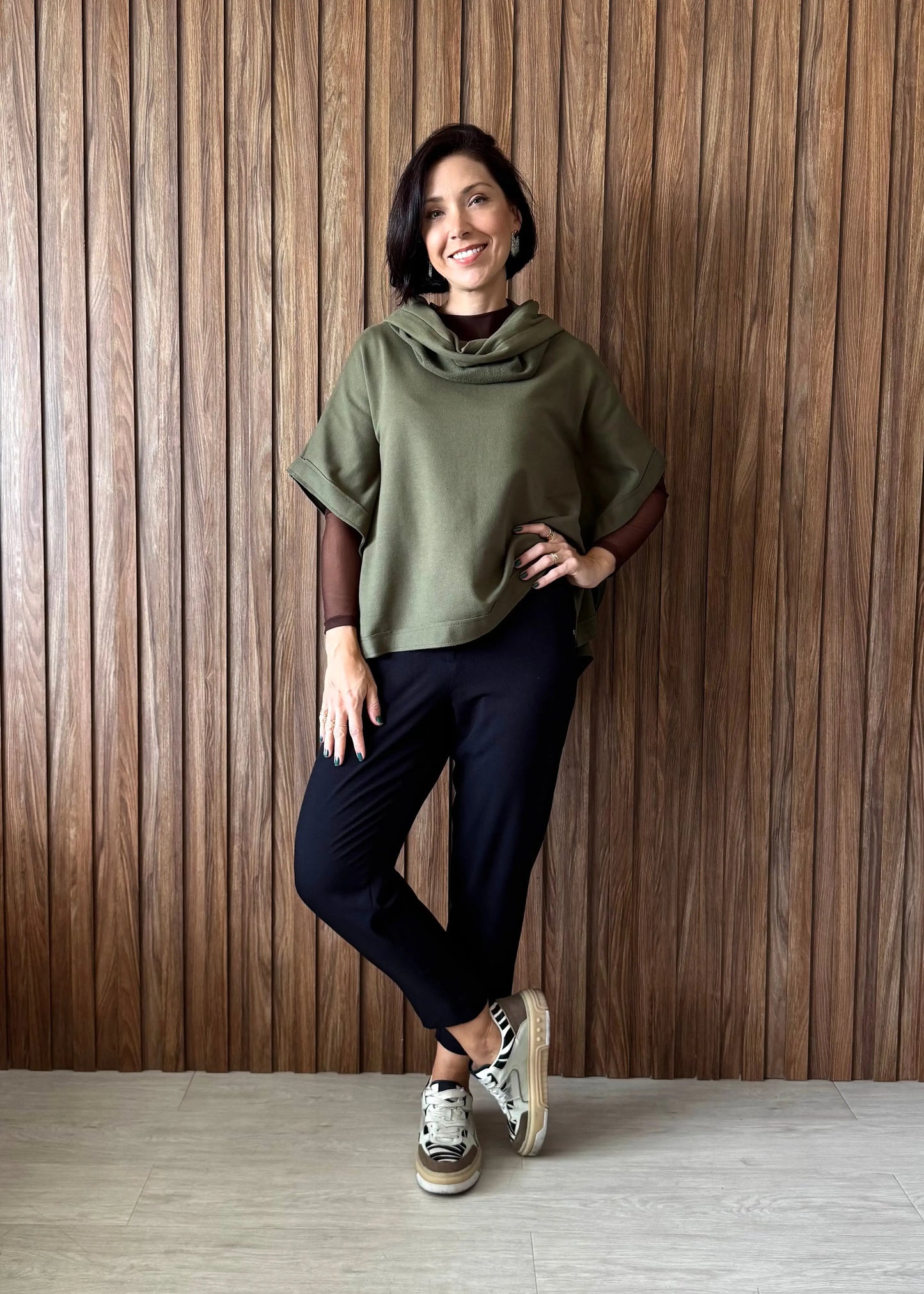 Poncho Reto em Moletom (Verde Militar) 
