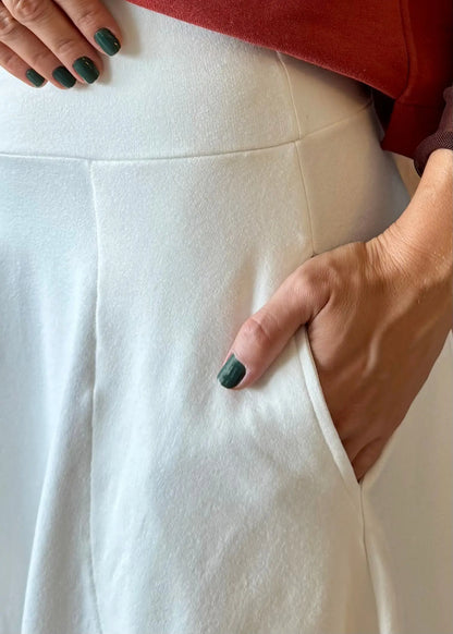 Saia Rodada com bolsos em Moletinho com Elastano - Off White 