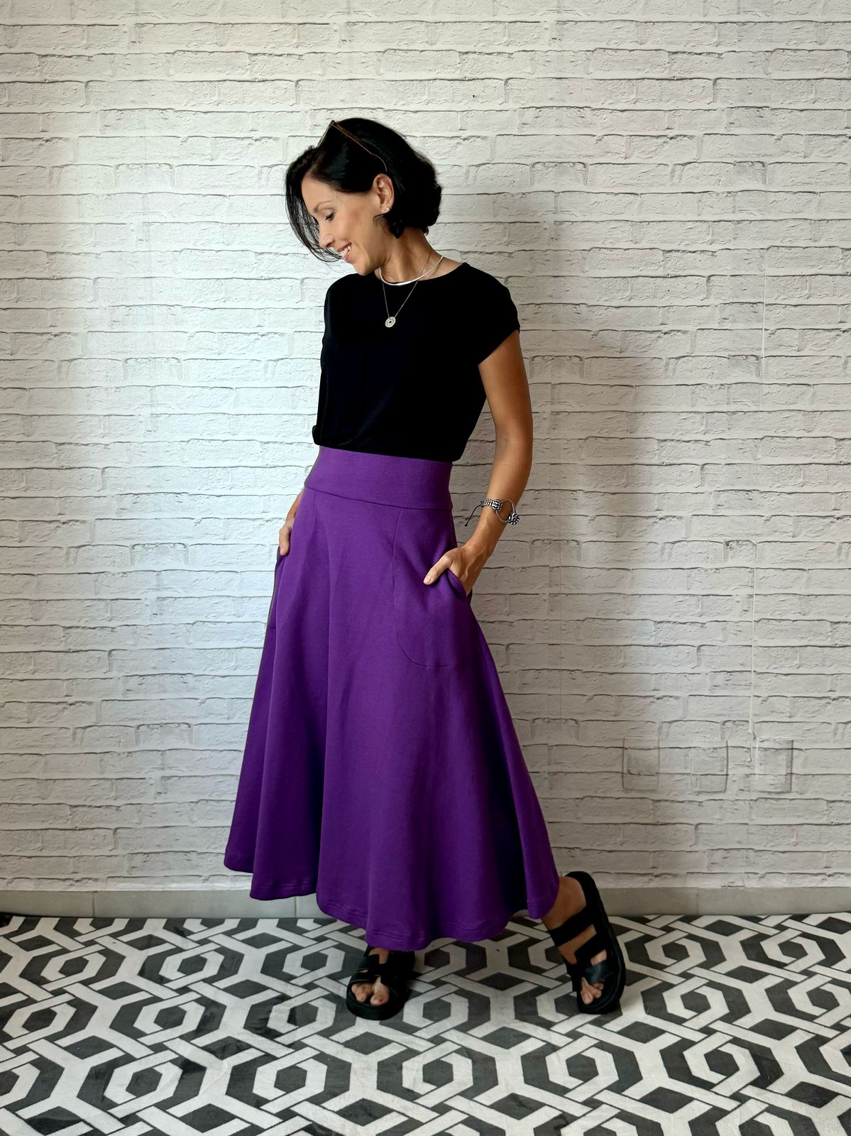 Blusa Delícia Preta + Saia Rodada Roxo Vivo - De R$424 por: