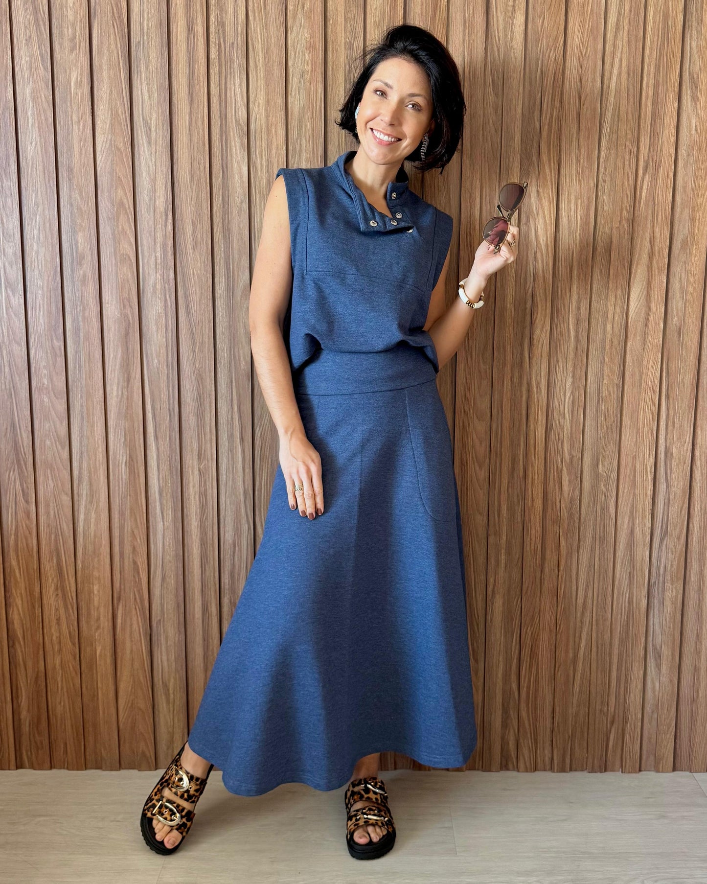 Azul jeans! Saia e colete :)