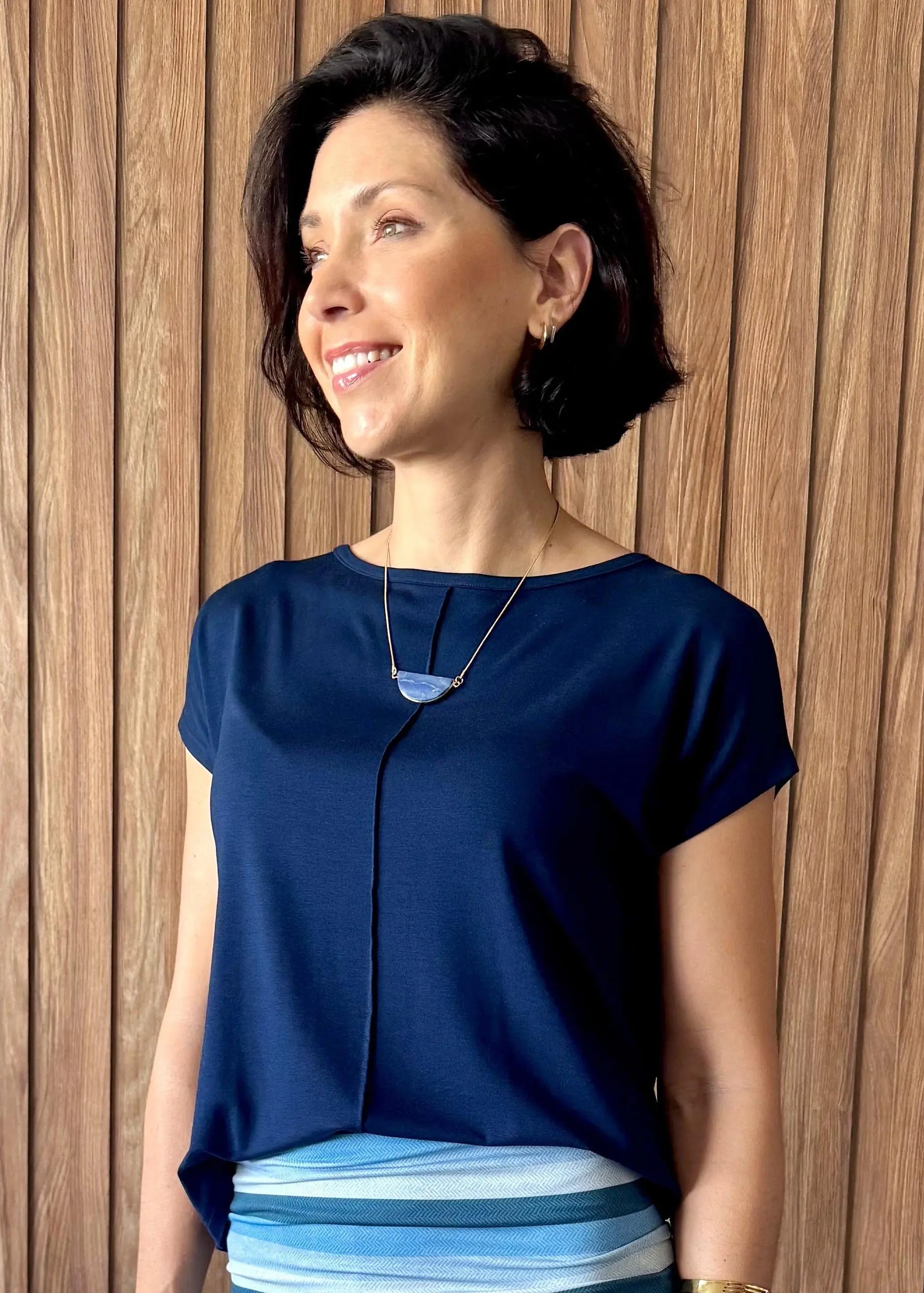 Blusa Básica Delícia em Viscolycra Azul Marinho