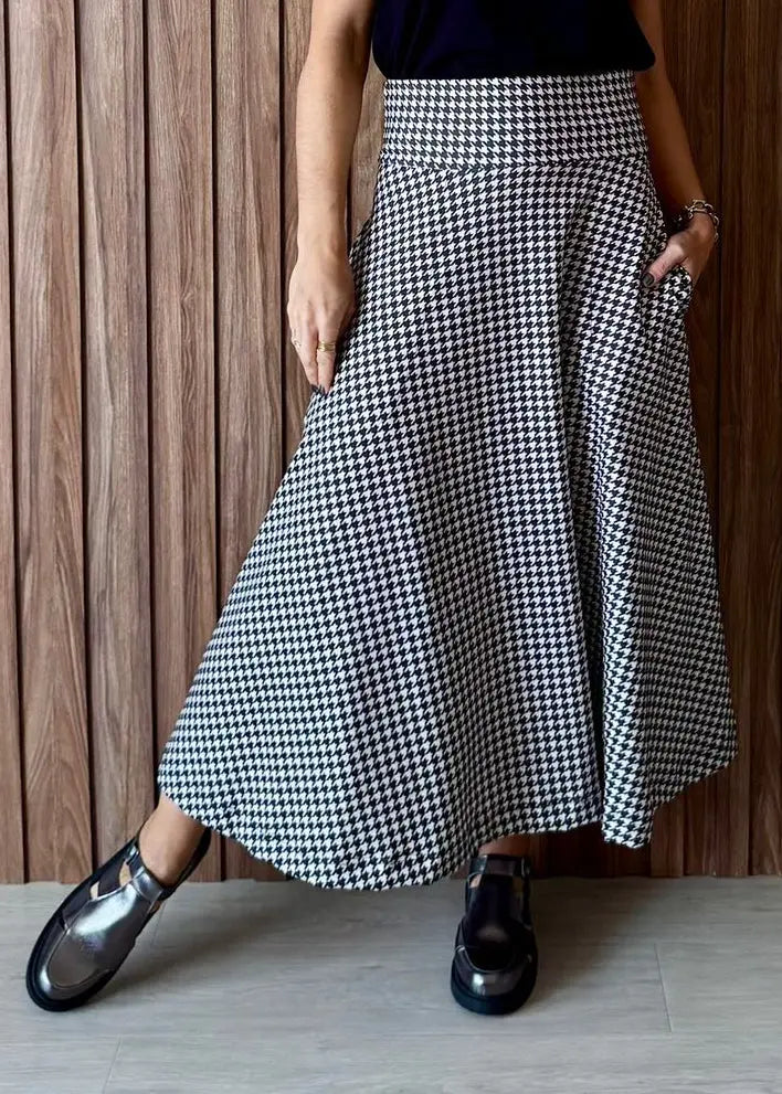 Saia Rodada Moletinho com bolsos (Pied de Poule)