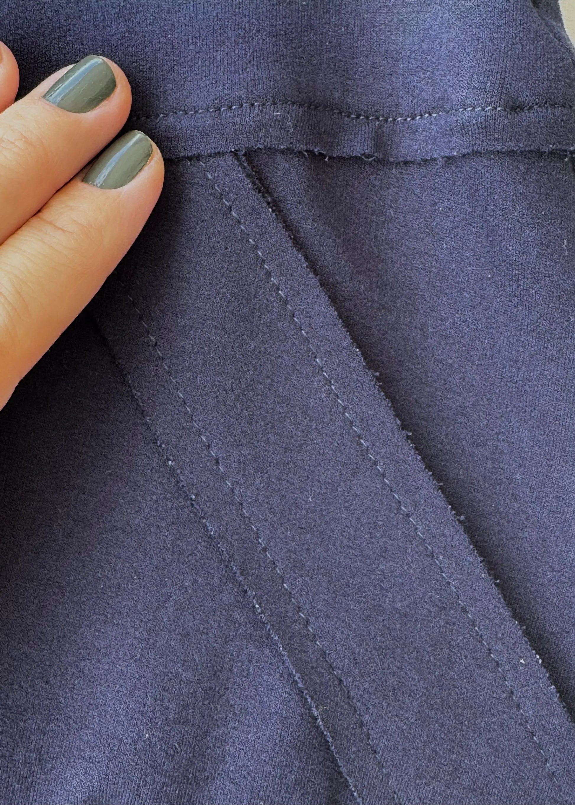 Saia Reta Moletinho com elastano (Azul Marinho) - Maira da Mai Style