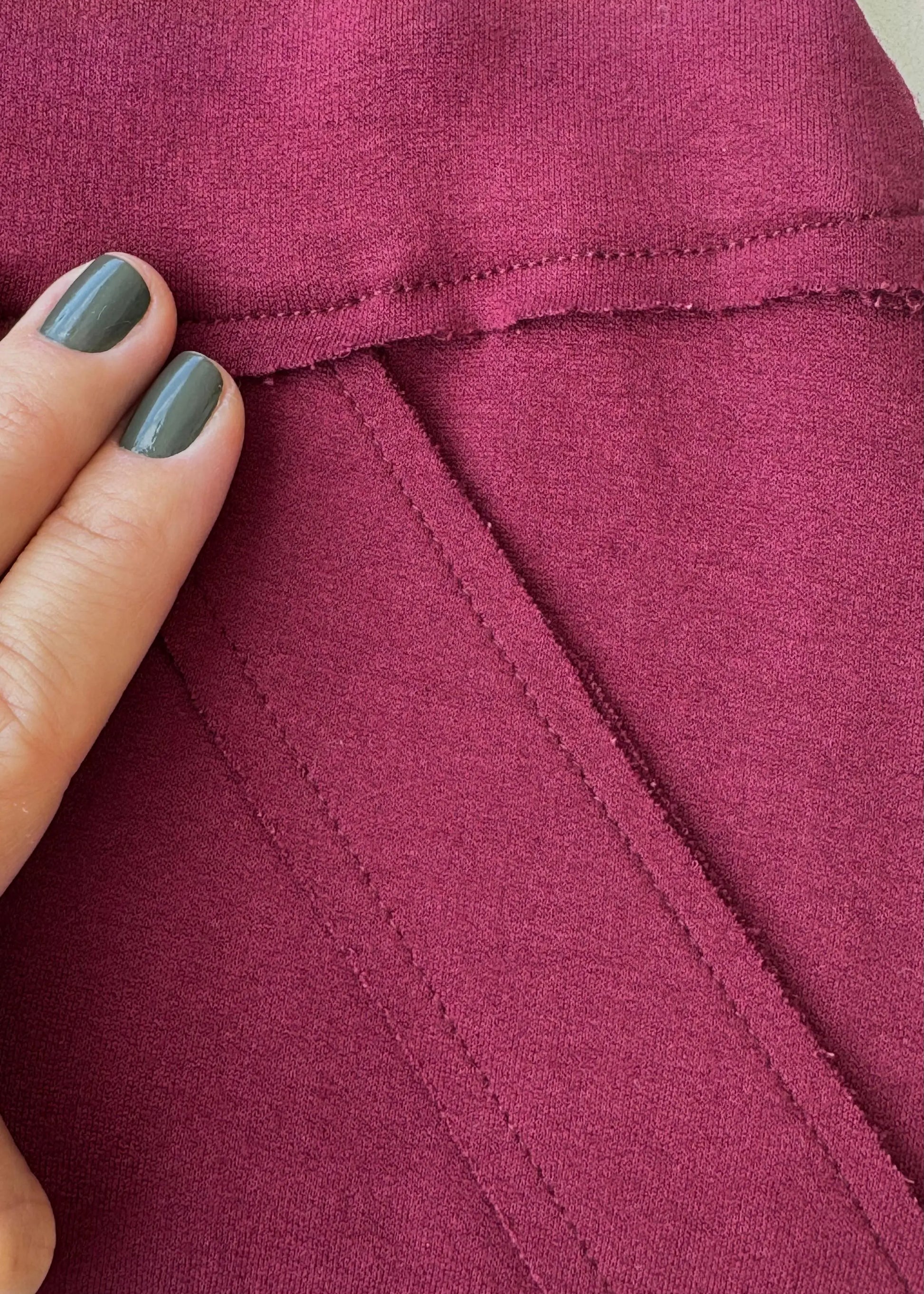 Saia Reta Moletinho com elastano (Vinho) - Maira da Mai Style