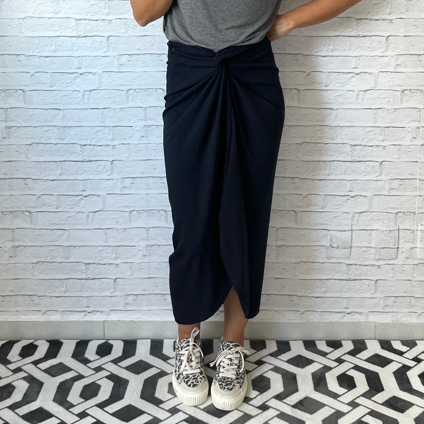 Saia Transpassada em Viscolinho (Preto)