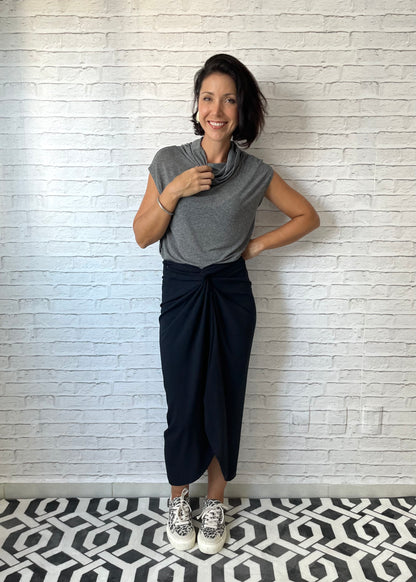 Saia Transpassada em Viscolinho (Preto)